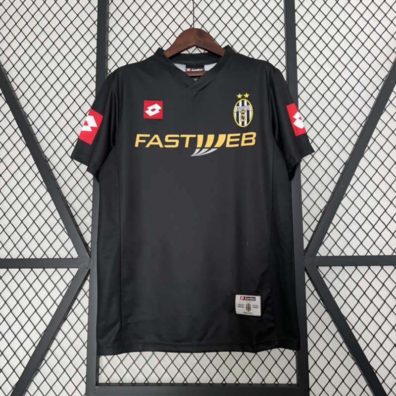 Retro Juventus 01/02 Away Kit